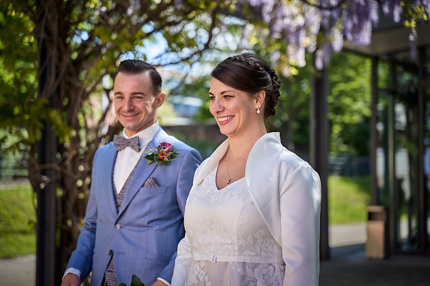 Brautpaar an einem Schloss –Hochzeitsfotografie mit Thomas Wild