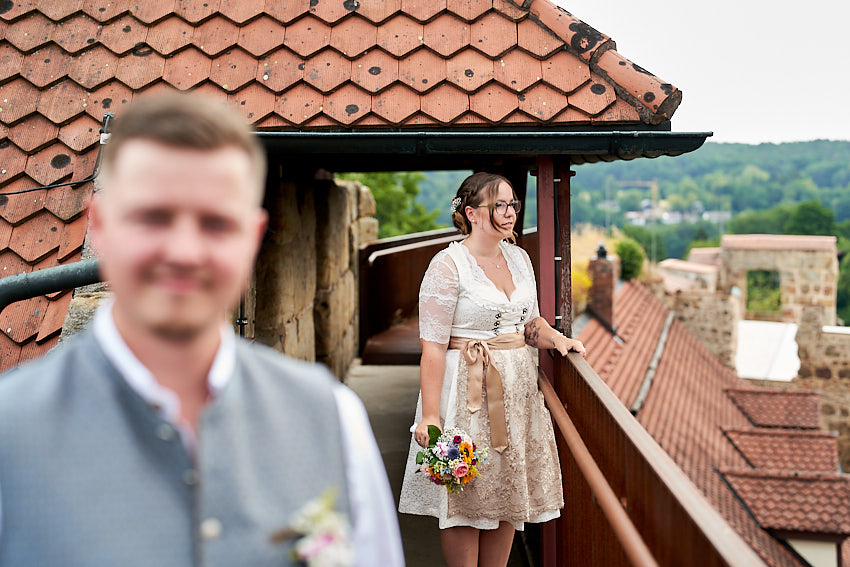 Man darf sogar auf die Burgmauer für Fotos dort.