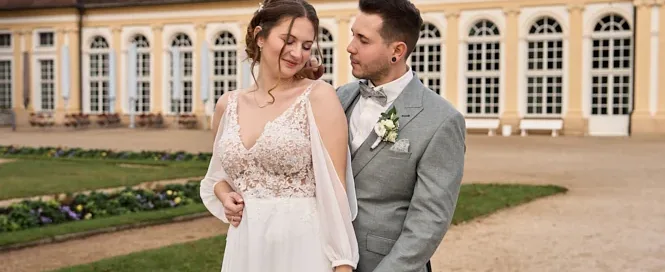 Paar beim First Look auf einer Hochzeit Blog Beitragsbild